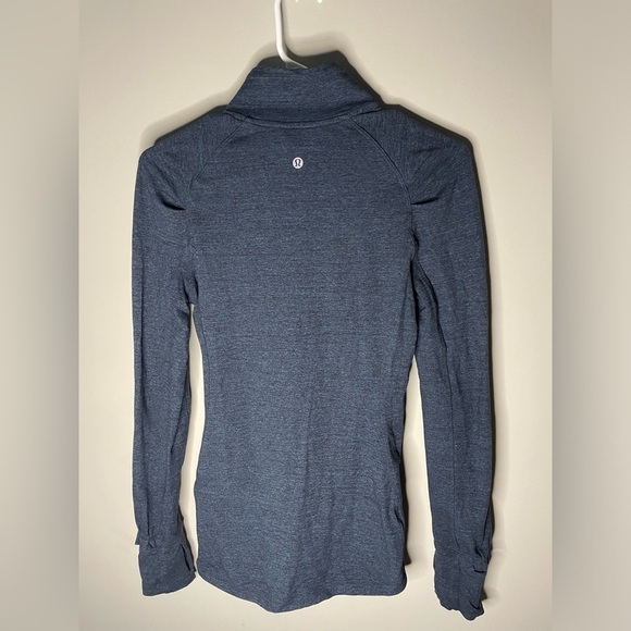 EUC - Women’s Lululemon Long Sleeve Half-Zip Size:6 - Picture 2 of 2